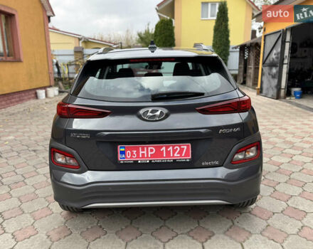 Серый Хендай Kona Electric, объемом двигателя 0 л и пробегом 106 тыс. км за 15999 $, фото 6 на Automoto.ua