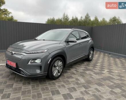 Серый Хендай Kona Electric, объемом двигателя 0 л и пробегом 40 тыс. км за 16900 $, фото 3 на Automoto.ua
