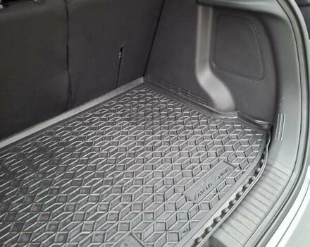 Серый Хендай Kona Electric, объемом двигателя 0 л и пробегом 87 тыс. км за 15200 $, фото 18 на Automoto.ua