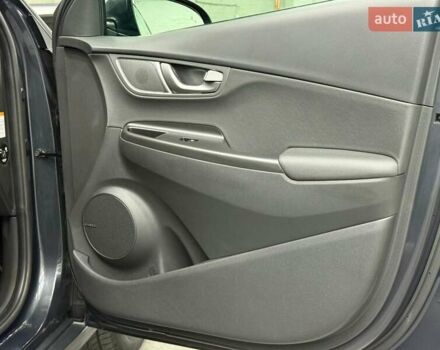 Сірий Хендай Kona Electric, об'ємом двигуна 0 л та пробігом 89 тис. км за 18340 $, фото 22 на Automoto.ua