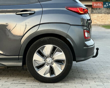 Серый Хендай Kona Electric, объемом двигателя 0 л и пробегом 159 тыс. км за 16900 $, фото 14 на Automoto.ua