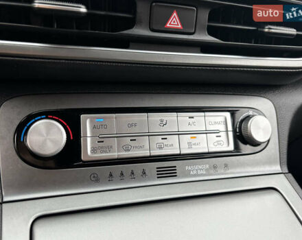 Сірий Хендай Kona Electric, об'ємом двигуна 0 л та пробігом 52 тис. км за 16450 $, фото 40 на Automoto.ua