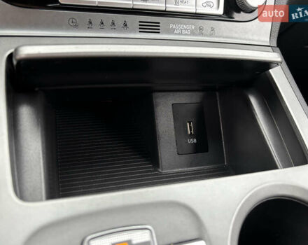 Сірий Хендай Kona Electric, об'ємом двигуна 0 л та пробігом 52 тис. км за 16450 $, фото 41 на Automoto.ua