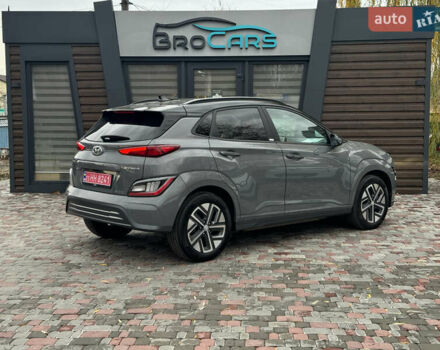 Серый Хендай Kona Electric, объемом двигателя 0 л и пробегом 65 тыс. км за 17999 $, фото 4 на Automoto.ua