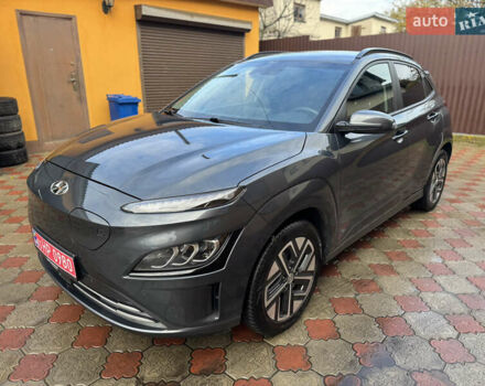 Серый Хендай Kona Electric, объемом двигателя 0 л и пробегом 77 тыс. км за 15999 $, фото 9 на Automoto.ua