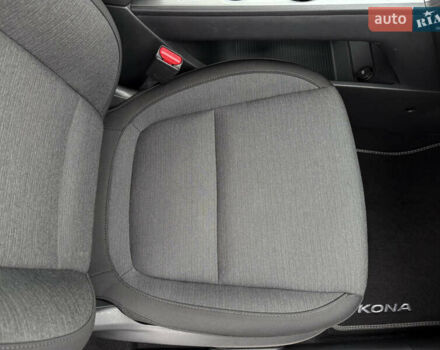 Сірий Хендай Kona Electric, об'ємом двигуна 0 л та пробігом 37 тис. км за 18100 $, фото 34 на Automoto.ua