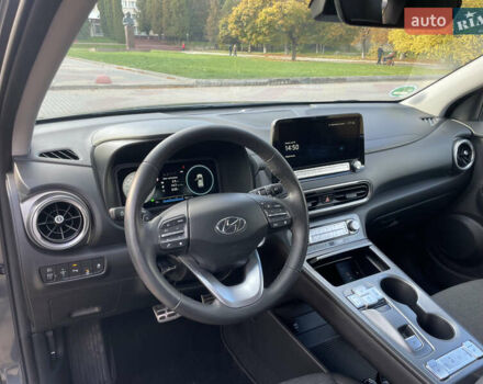 Серый Хендай Kona Electric, объемом двигателя 0 л и пробегом 48 тыс. км за 17390 $, фото 13 на Automoto.ua