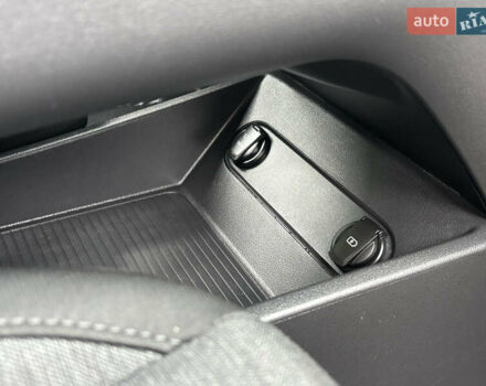 Сірий Хендай Kona Electric, об'ємом двигуна 0 л та пробігом 52 тис. км за 16450 $, фото 71 на Automoto.ua