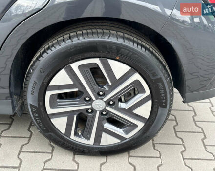 Сірий Хендай Kona Electric, об'ємом двигуна 0 л та пробігом 52 тис. км за 16450 $, фото 76 на Automoto.ua