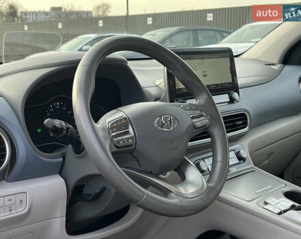 Серый Хендай Kona Electric, объемом двигателя 0 л и пробегом 72 тыс. км за 20154 $, фото 26 на Automoto.ua