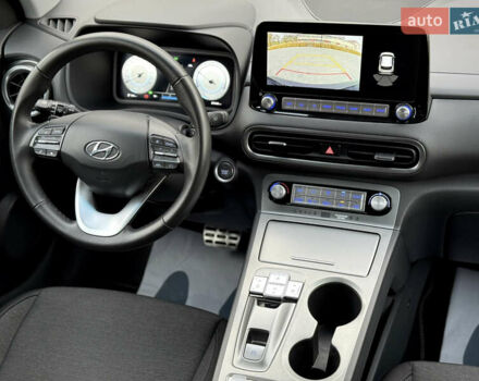 Серый Хендай Kona Electric, объемом двигателя 0 л и пробегом 87 тыс. км за 19552 $, фото 60 на Automoto.ua