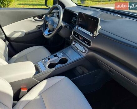 Серый Хендай Kona Electric, объемом двигателя 0 л и пробегом 42 тыс. км за 21500 $, фото 31 на Automoto.ua