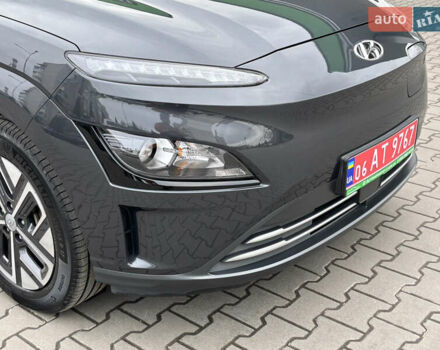 Сірий Хендай Kona Electric, об'ємом двигуна 0 л та пробігом 52 тис. км за 16450 $, фото 22 на Automoto.ua