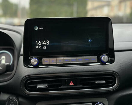 Серый Хендай Kona Electric, объемом двигателя 0 л и пробегом 63 тыс. км за 18450 $, фото 24 на Automoto.ua