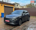 Серый Хендай Kona Electric, объемом двигателя 0 л и пробегом 77 тыс. км за 15999 $, фото 1 на Automoto.ua