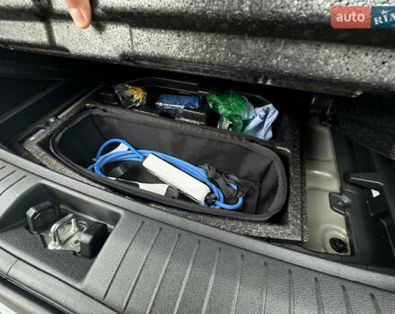 Серый Хендай Kona Electric, объемом двигателя 0 л и пробегом 65 тыс. км за 17999 $, фото 38 на Automoto.ua