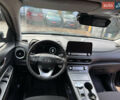 Серый Хендай Kona Electric, объемом двигателя 0 л и пробегом 77 тыс. км за 15999 $, фото 28 на Automoto.ua