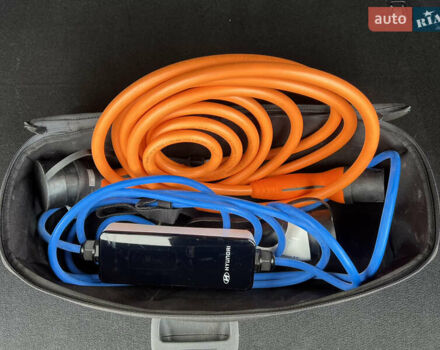 Серый Хендай Kona Electric, объемом двигателя 0 л и пробегом 72 тыс. км за 20154 $, фото 37 на Automoto.ua