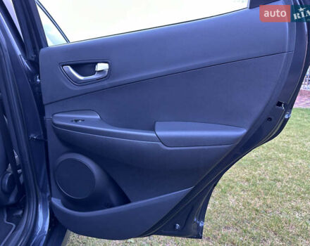 Сірий Хендай Kona Electric, об'ємом двигуна 0 л та пробігом 23 тис. км за 17900 $, фото 13 на Automoto.ua