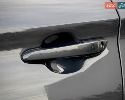 Серый Хендай Kona Electric, объемом двигателя 0 л и пробегом 87 тыс. км за 19552 $, фото 13 на Automoto.ua