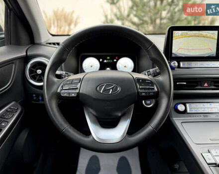 Серый Хендай Kona Electric, объемом двигателя 0 л и пробегом 87 тыс. км за 19552 $, фото 65 на Automoto.ua