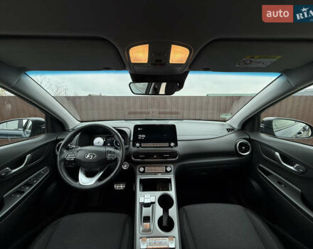 Сірий Хендай Kona Electric, об'ємом двигуна 0 л та пробігом 37 тис. км за 18100 $, фото 37 на Automoto.ua