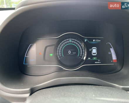 Серый Хендай Kona Electric, объемом двигателя 0 л и пробегом 47 тыс. км за 15950 $, фото 31 на Automoto.ua