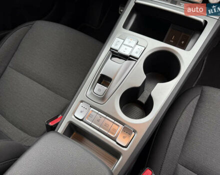 Сірий Хендай Kona Electric, об'ємом двигуна 0 л та пробігом 37 тис. км за 18100 $, фото 26 на Automoto.ua