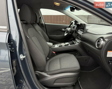 Сірий Хендай Kona Electric, об'ємом двигуна 0 л та пробігом 37 тис. км за 18100 $, фото 31 на Automoto.ua
