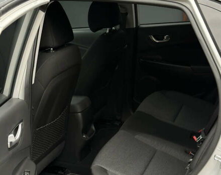 Серый Хендай Kona Electric, объемом двигателя 0 л и пробегом 63 тыс. км за 18450 $, фото 35 на Automoto.ua