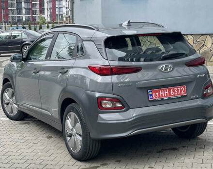 Серый Хендай Kona Electric, объемом двигателя 0 л и пробегом 47 тыс. км за 15950 $, фото 4 на Automoto.ua