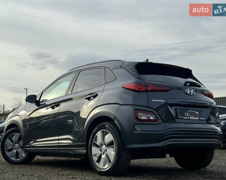 Серый Хендай Kona Electric, объемом двигателя 0 л и пробегом 72 тыс. км за 20154 $, фото 5 на Automoto.ua