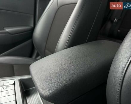 Серый Хендай Kona Electric, объемом двигателя 0 л и пробегом 65 тыс. км за 19900 $, фото 84 на Automoto.ua