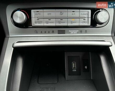 Серый Хендай Kona Electric, объемом двигателя 0 л и пробегом 65 тыс. км за 19900 $, фото 68 на Automoto.ua