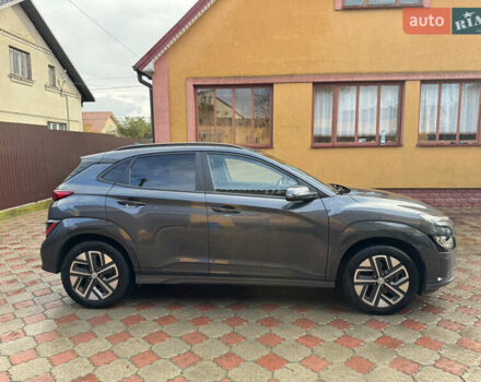 Серый Хендай Kona Electric, объемом двигателя 0 л и пробегом 77 тыс. км за 15999 $, фото 4 на Automoto.ua