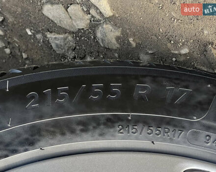 Серый Хендай Kona Electric, объемом двигателя 0 л и пробегом 72 тыс. км за 20154 $, фото 24 на Automoto.ua