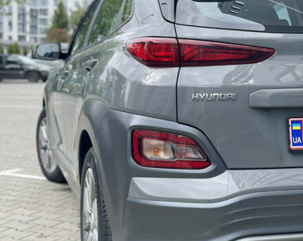 Серый Хендай Kona Electric, объемом двигателя 0 л и пробегом 47 тыс. км за 15950 $, фото 5 на Automoto.ua