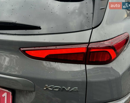 Серый Хендай Kona Electric, объемом двигателя 0 л и пробегом 65 тыс. км за 17999 $, фото 42 на Automoto.ua