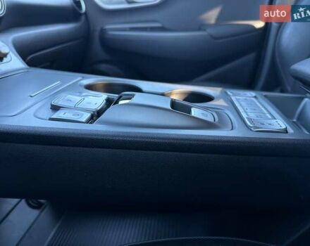 Сірий Хендай Kona Electric, об'ємом двигуна 0 л та пробігом 83 тис. км за 19900 $, фото 17 на Automoto.ua