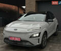 Серый Хендай Kona Electric, объемом двигателя 0 л и пробегом 63 тыс. км за 17900 $, фото 2 на Automoto.ua