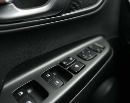 Серый Хендай Kona Electric, объемом двигателя 0 л и пробегом 63 тыс. км за 18450 $, фото 45 на Automoto.ua