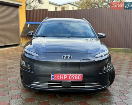 Серый Хендай Kona Electric, объемом двигателя 0 л и пробегом 77 тыс. км за 15999 $, фото 61 на Automoto.ua