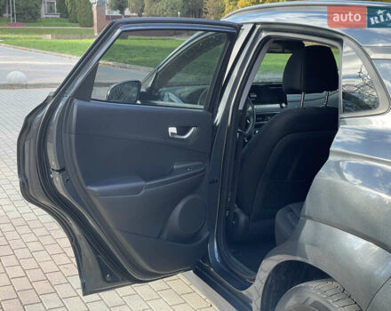 Серый Хендай Kona Electric, объемом двигателя 0 л и пробегом 48 тыс. км за 17390 $, фото 14 на Automoto.ua