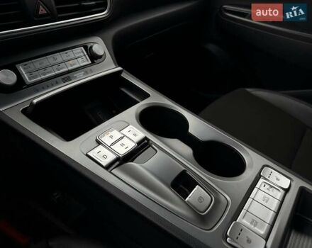 Серый Хендай Kona Electric, объемом двигателя 0 л и пробегом 65 тыс. км за 19900 $, фото 15 на Automoto.ua