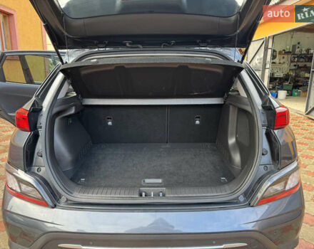 Серый Хендай Kona Electric, объемом двигателя 0 л и пробегом 77 тыс. км за 15999 $, фото 16 на Automoto.ua