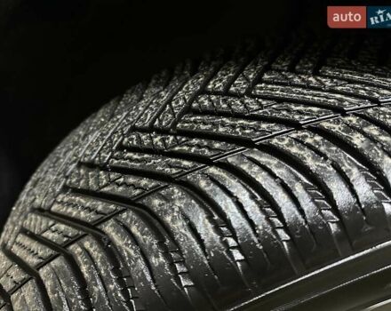 Серый Хендай Kona Electric, объемом двигателя 0 л и пробегом 65 тыс. км за 19900 $, фото 31 на Automoto.ua