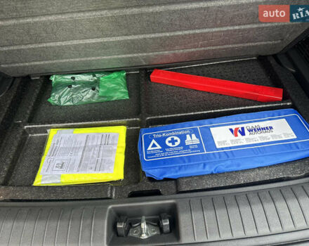 Сірий Хендай Kona Electric, об'ємом двигуна 0 л та пробігом 44 тис. км за 17600 $, фото 37 на Automoto.ua