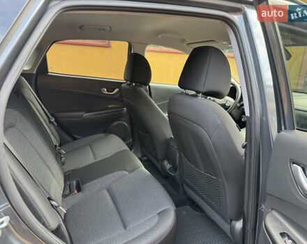 Серый Хендай Kona Electric, объемом двигателя 0 л и пробегом 77 тыс. км за 15999 $, фото 32 на Automoto.ua