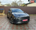 Серый Хендай Kona Electric, объемом двигателя 0 л и пробегом 77 тыс. км за 15999 $, фото 62 на Automoto.ua