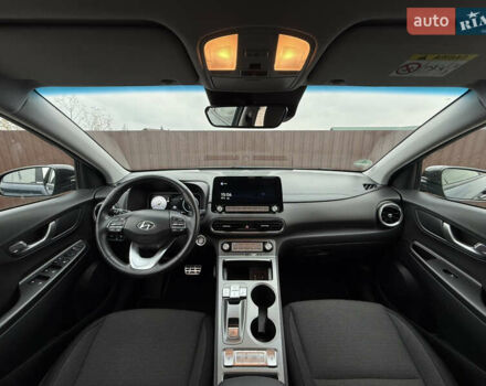 Сірий Хендай Kona Electric, об'ємом двигуна 0 л та пробігом 37 тис. км за 18100 $, фото 36 на Automoto.ua